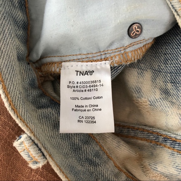 ARITZIA / TNA denim shorts - Picture 4 of 5